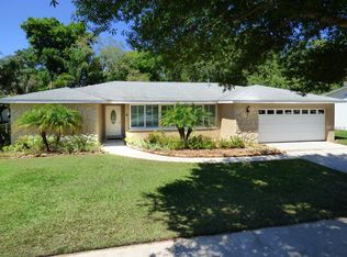 1014 Pinegrove Dr, Brandon, FL 33511