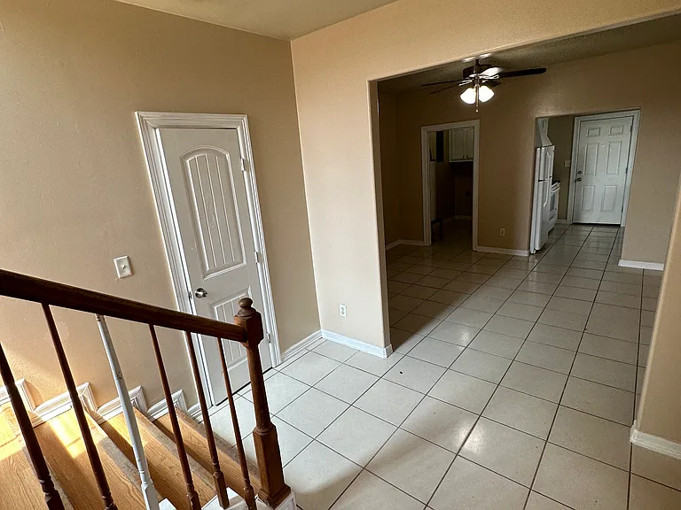 1020 Jesse St — Photo 3
