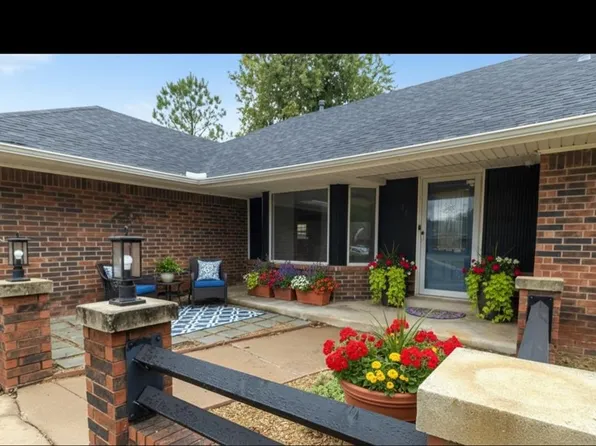 9901 Hummingbird Ln, Oklahoma City, OK 73162