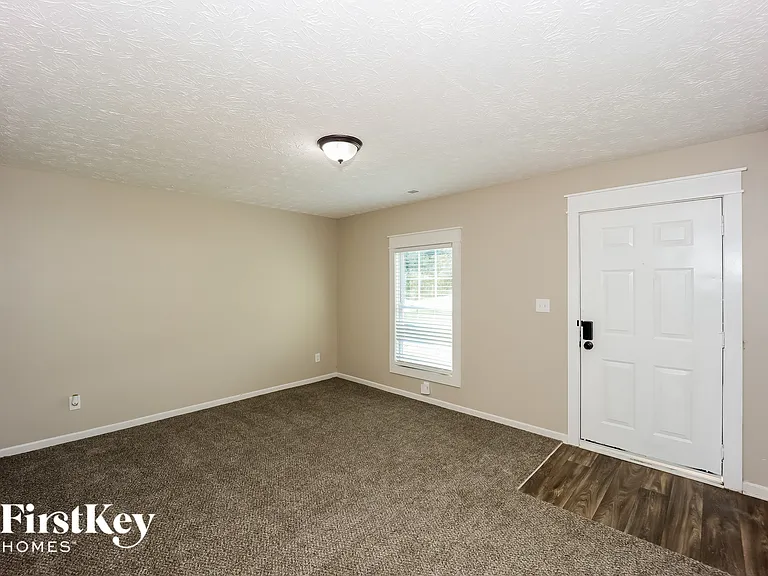 3383 Dale Ct — Photo 4
