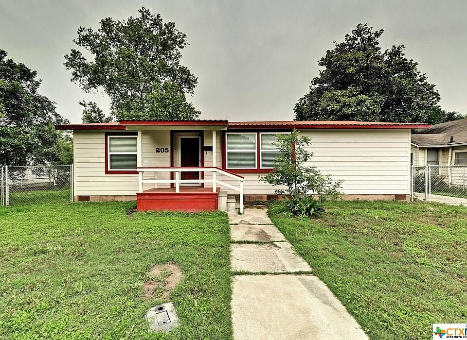 1st image of 205 N Mesquite Ave