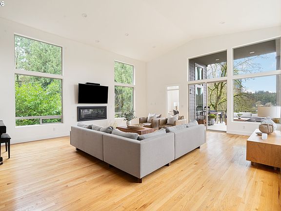 3rd image of 1666 Lake Front Rd