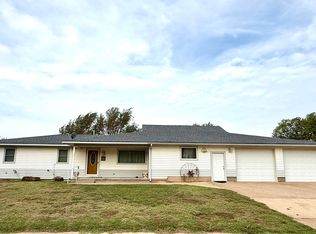 602 Sheridan Ave, Fort Supply, OK 73841
