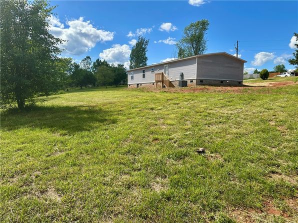 113 A Hamby Dr, Seneca, SC 29678