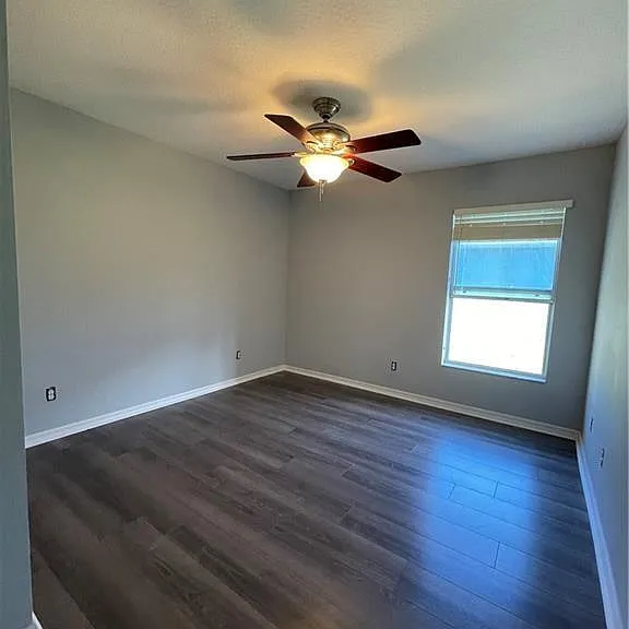 1435 9th Pl — Photo 8