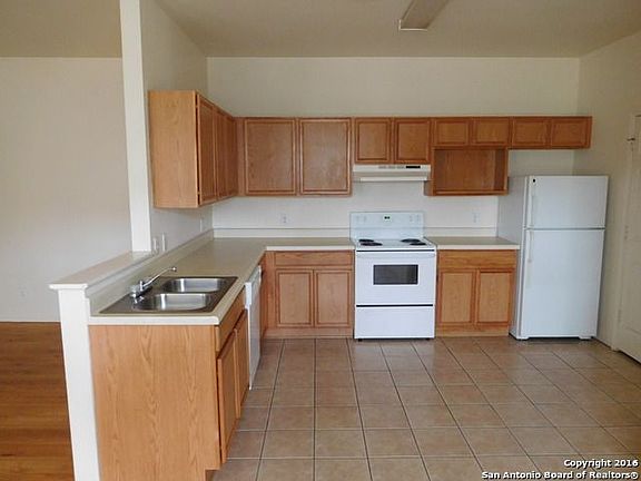 4th image of 5042 Anacacho St
