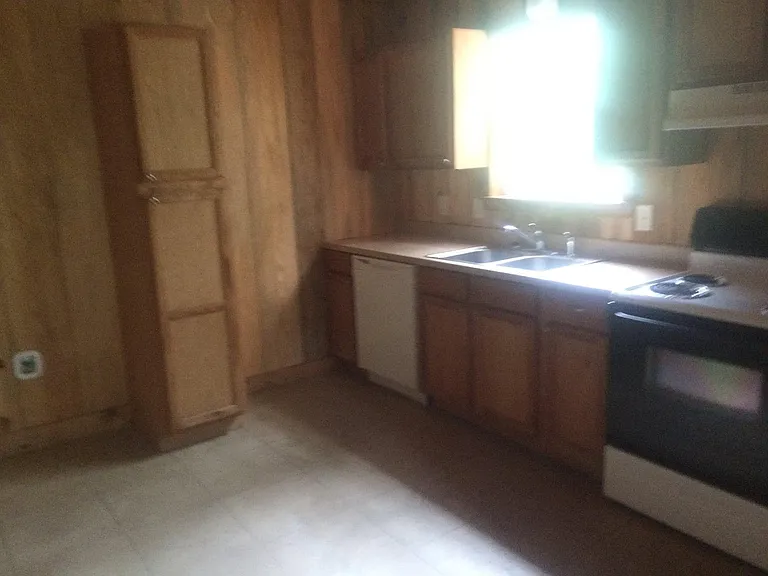 170 Green Rd #L1 — Photo 6