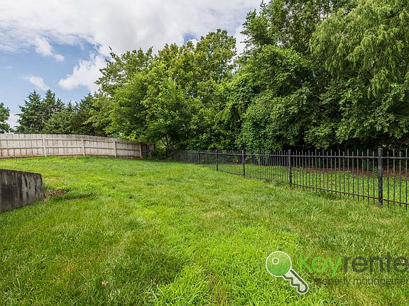 4th image of 1007 Tiffany Ct