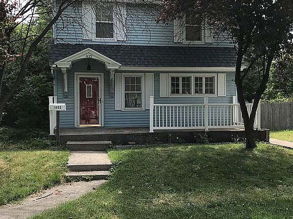 2nd image of 1622 Barnard St