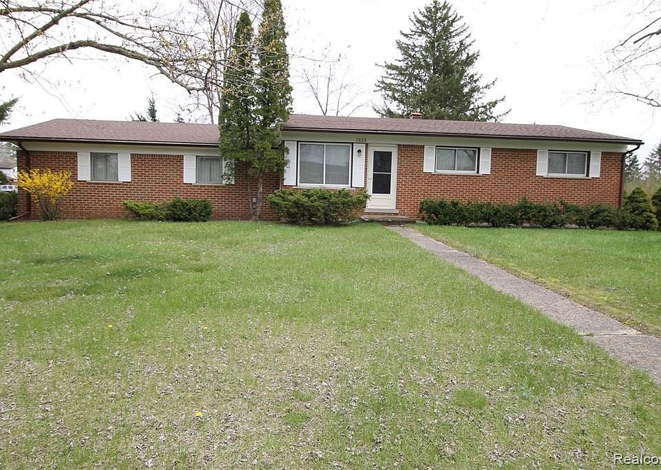 1323 Foreland Dr, Oxford, MI 48371 Zillow