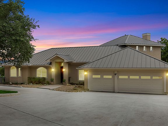 4th image of 462 Oak Shore Dr