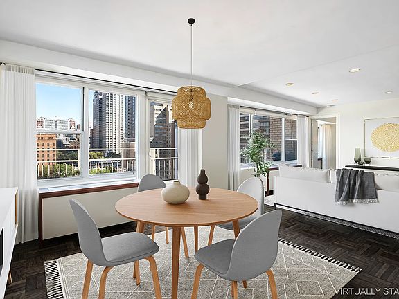 3rd image of 150 E 61st St APT 14F
