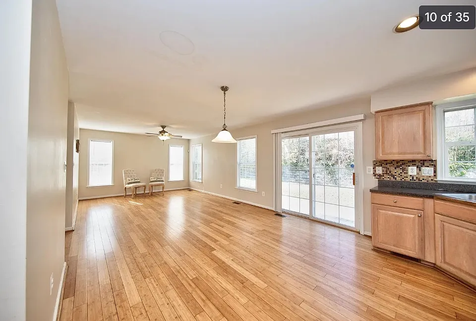 1017 W Viking Ct