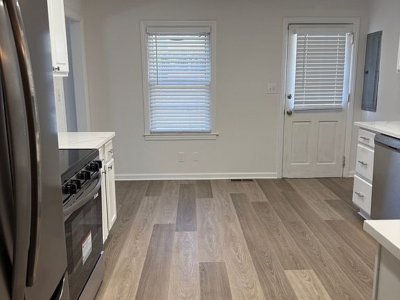4th image of 2065 Cambridge Ave