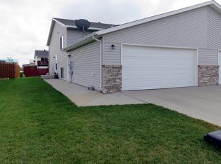 5166 49th Ave S, Fargo, ND 58104