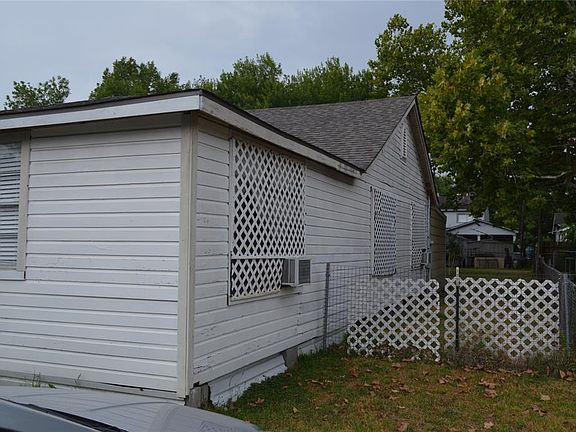 5th image of 9709 Casa Loma Dr
