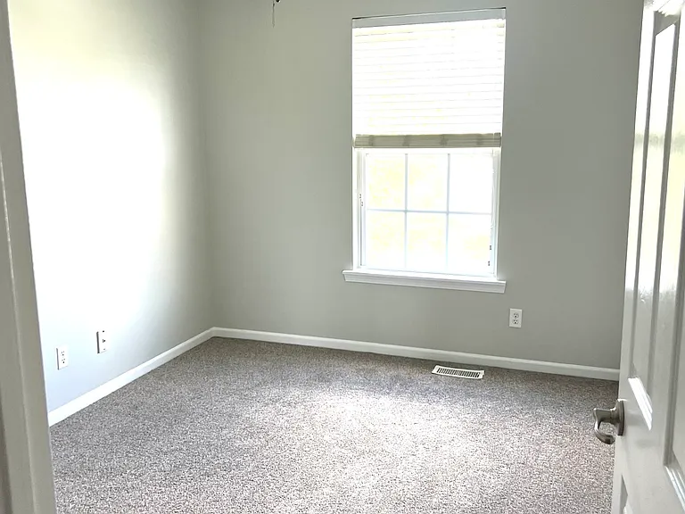 15301 Davidson St — Photo 8