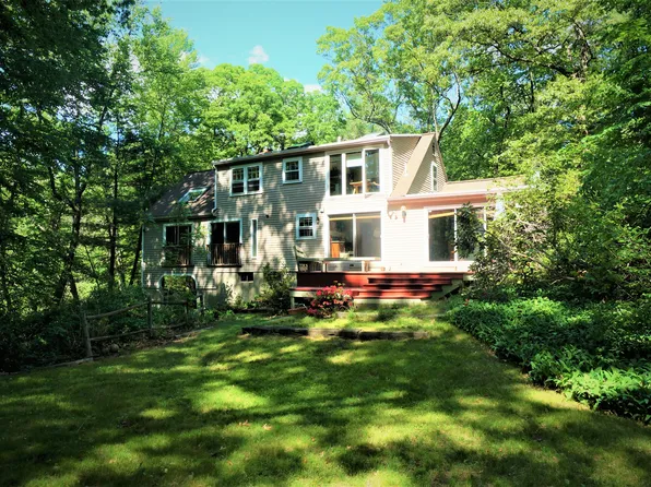 18 Pequot Rd, Wayland, MA 01778