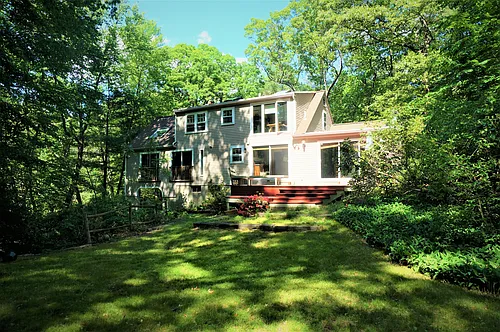 18 Pequot Rd Photo 1