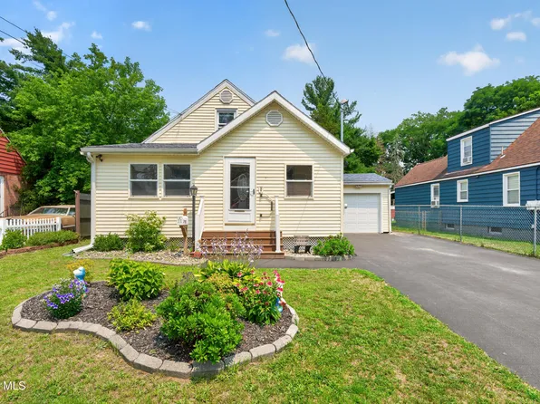 11 Leach Avenue, Albany, NY 12205