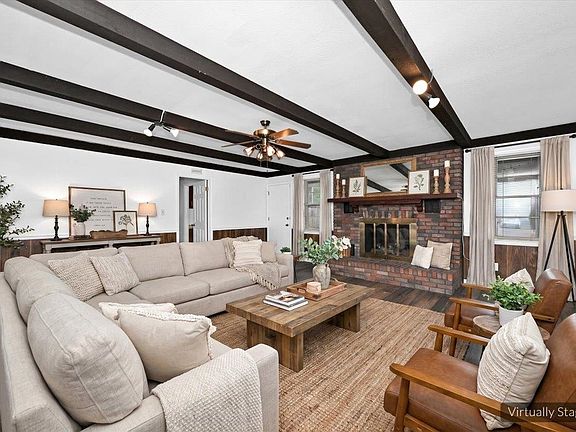 2nd image of 1119 Retlaw St NW