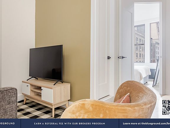 4th image of 161 W 54th St #601B