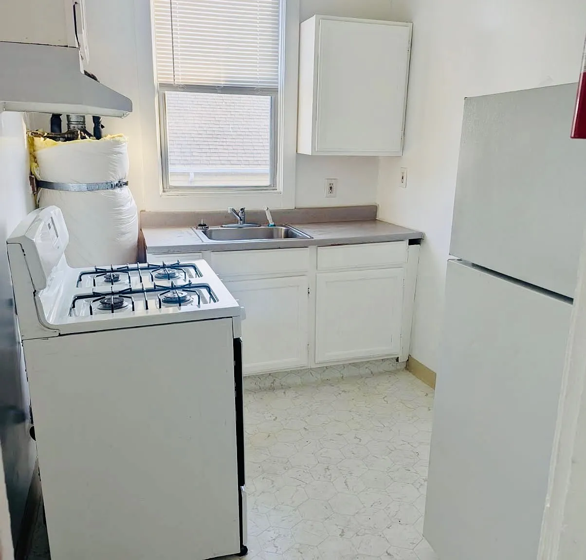 1321 Peralta St — Photo 3