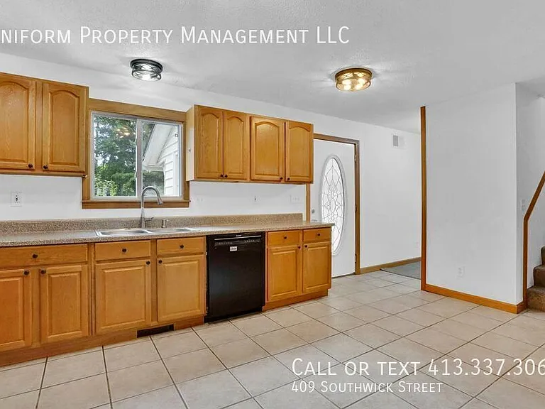 409 Southwick St — Photo 15