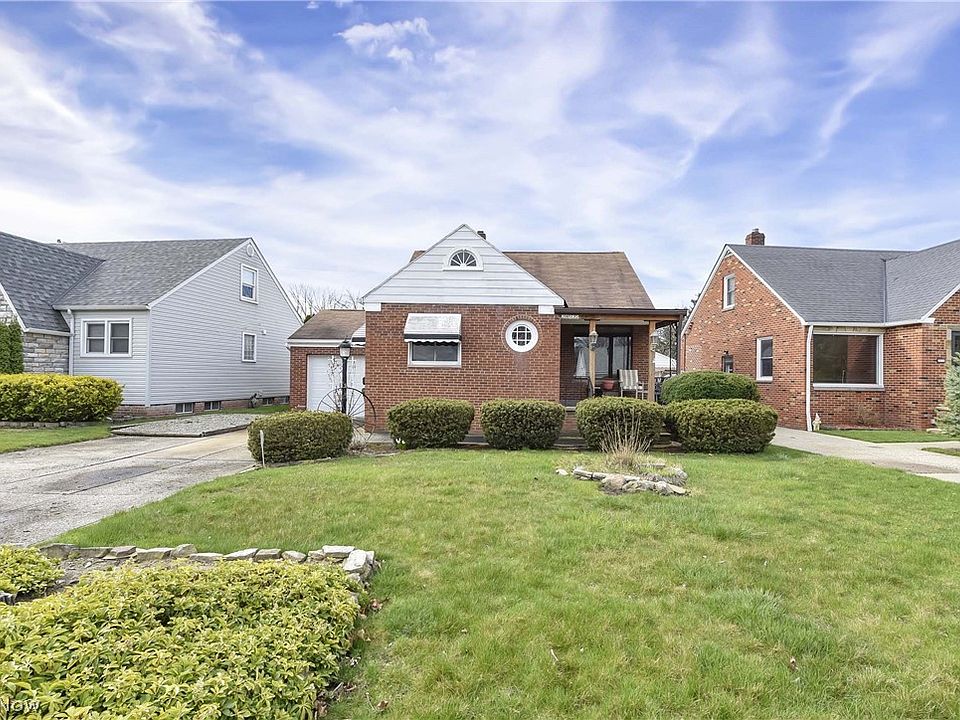 1st image of 28522 Parkwood Dr
