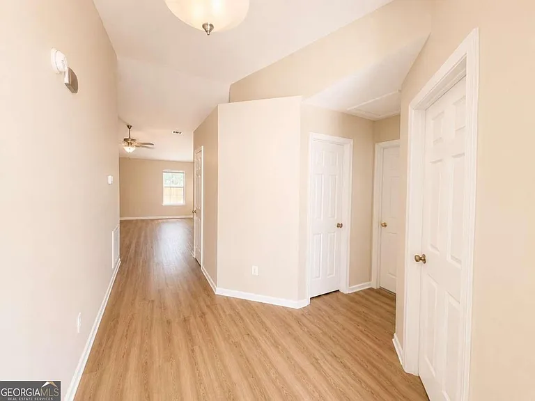 103 Royal Acres Ct — Photo 3