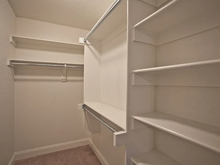 902 SW Crownview St — Photo 20