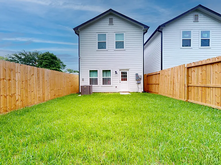 6211 Fairchild St — Photo 20