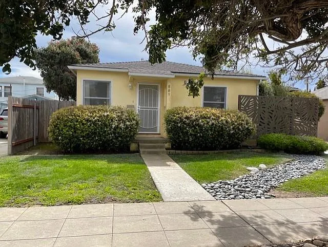861 Law St — Photo 1
