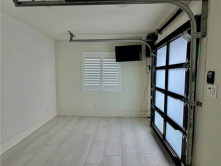 363 Newport Glen Ct — Photo 19