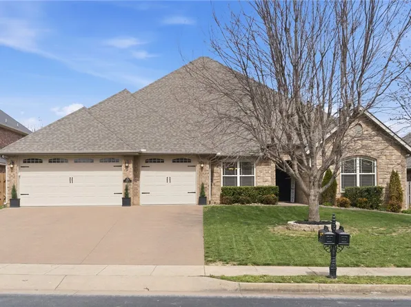 1671 Foxboro Ct, Bentonville, AR 72713