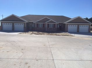 5610 Eastbrooke Dr #6, Kearney, NE 68845