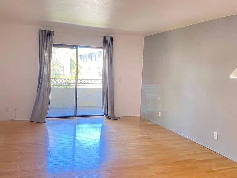 64 N Mar Vista Ave #103 — Photo 6
