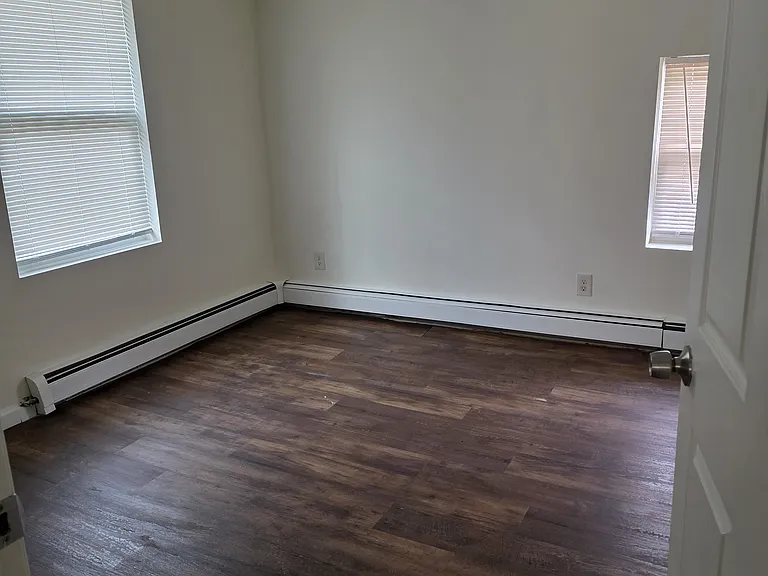 87 Shepard St — Photo 3