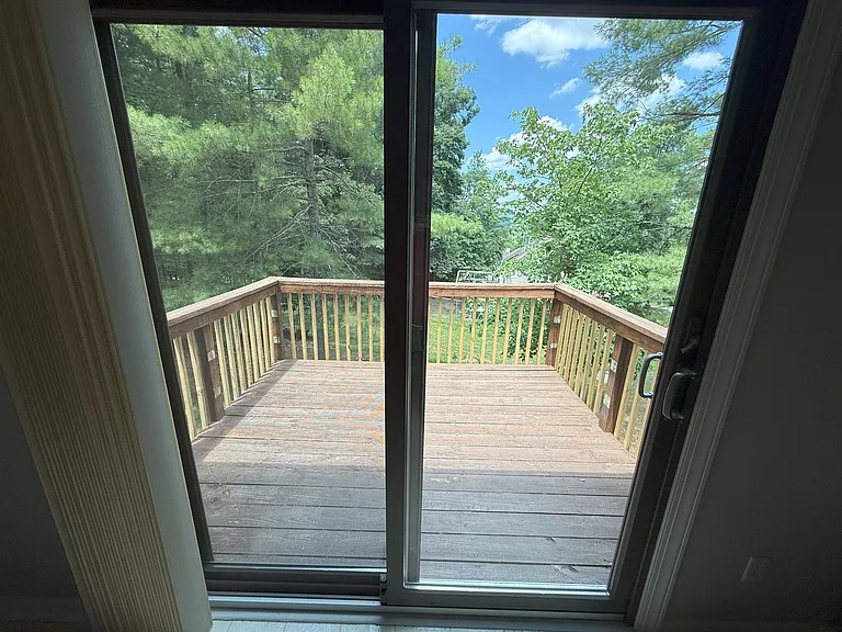 4554 Summerset Dr — Photo 10