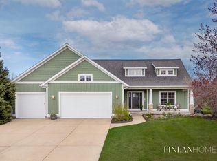 8228 Golfside Dr, Jenison, MI 49428