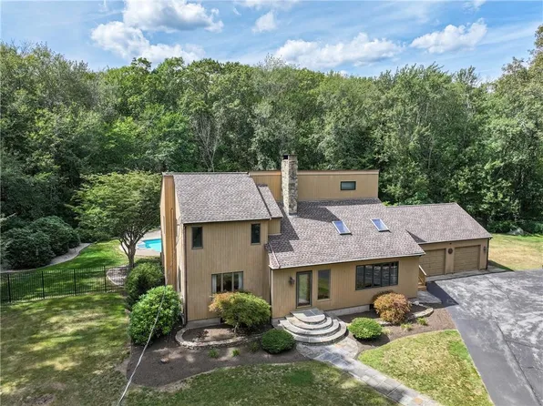 38 Harris Ave, Lincoln, RI 02865