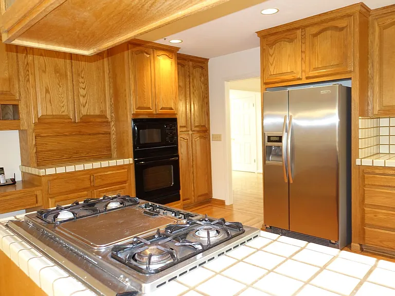 455 Old Oak Ct — Photo 6