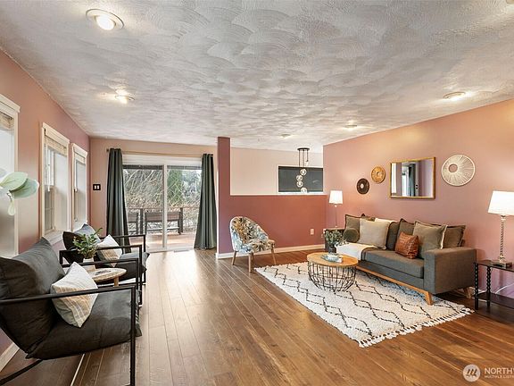 4th image of 1819 S Marine Drive