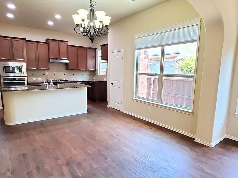 2614 Independence Dr — Photo 4