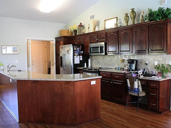 3rd image of 1179 Shady Ln