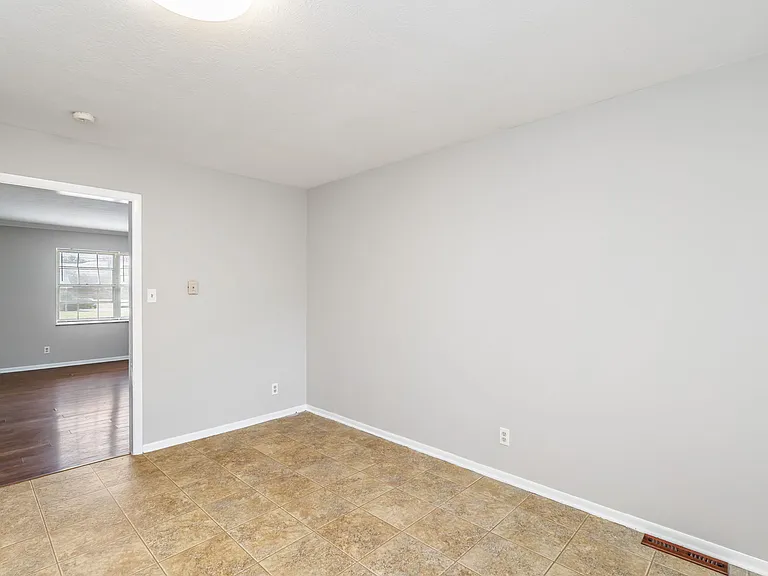11707 S Williamsburg Dr — Photo 9