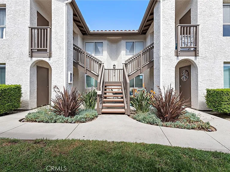 68 Corniche Dr #C — Photo 2