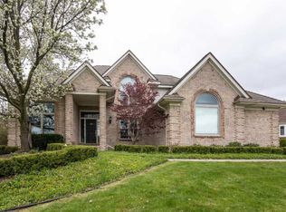 812 Dornoch Dr, Ann Arbor, MI 48103