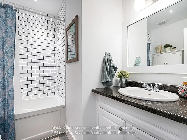 5 Dawson Dr #326 — Photo 18