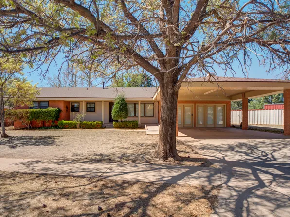 206 Detroit Dr, Levelland, TX 79336